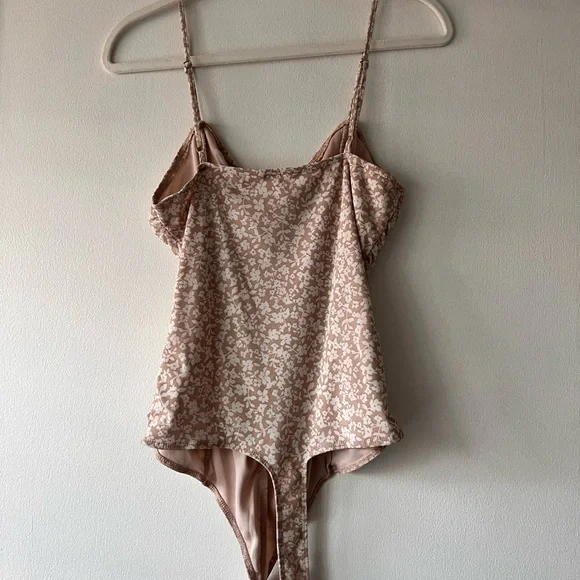 Floral Bodysuit - Picture 3 of 4